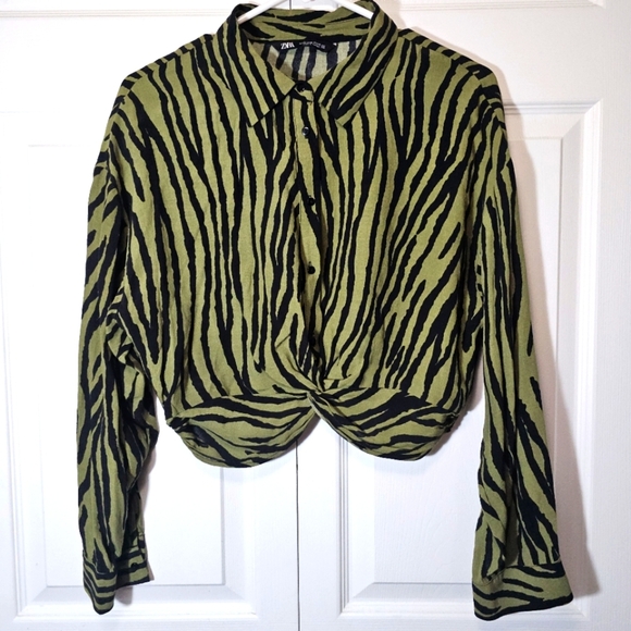 Zara Women's Tiger Print‎ Knotted Crop Shirt Medium Green Black Party - Picture 1 of 8